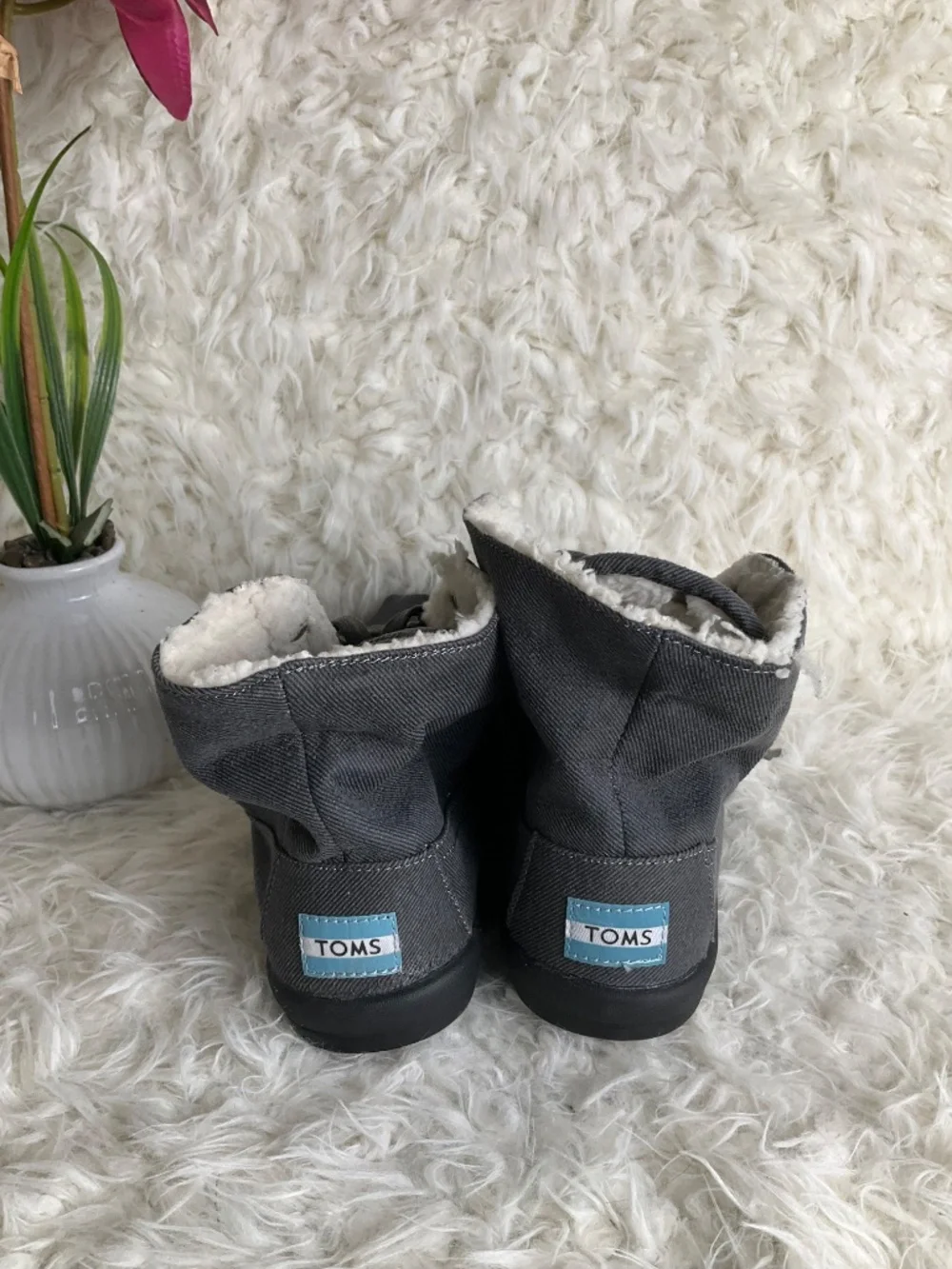 TOMS WOMENS GRAY ANKLE BOOTS~SIZE 8.5!